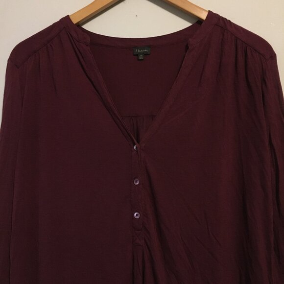 Babaton Dark Cherry Long Sleeve 1/4 Button Down Rayon Drop Hem Top - Picture 3 of 15